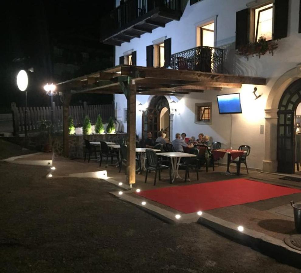 Villa Corona Tenno Exteriör bild